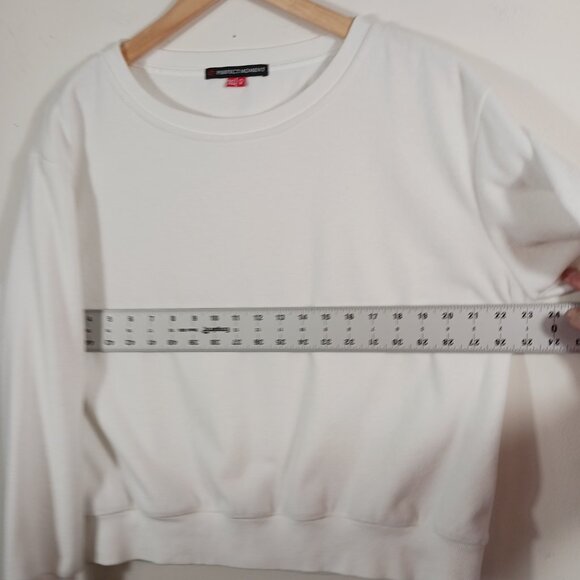 Perfect Moment, Ski Wear, XL "Misty" Sweatshirt, White Terry, Relaxed Silhouette - Picture 7 of 12